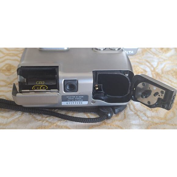 Minolta Vectis 300 point & shoot film camera- stainless steel- NM- Works great! - Picture 7 of 8